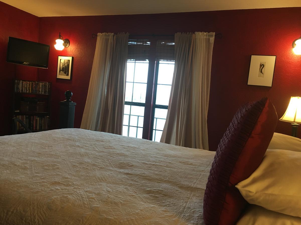 Lakehouse Bed And Breakfast Canyon Lake Luaran gambar
