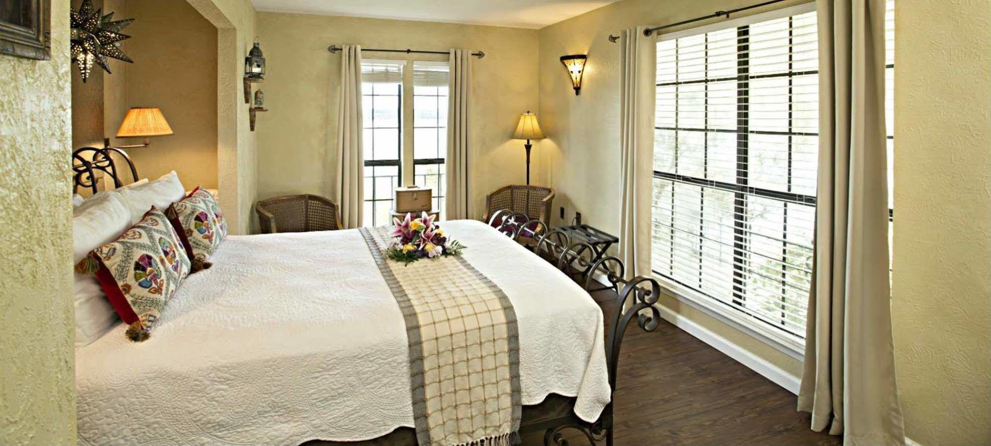 Lakehouse Bed And Breakfast Canyon Lake Luaran gambar